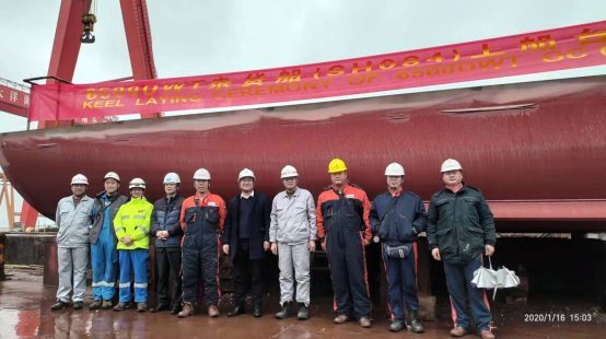 中国航天科工集团江苏大洋海装第三艘6500DWT杂货船上船台